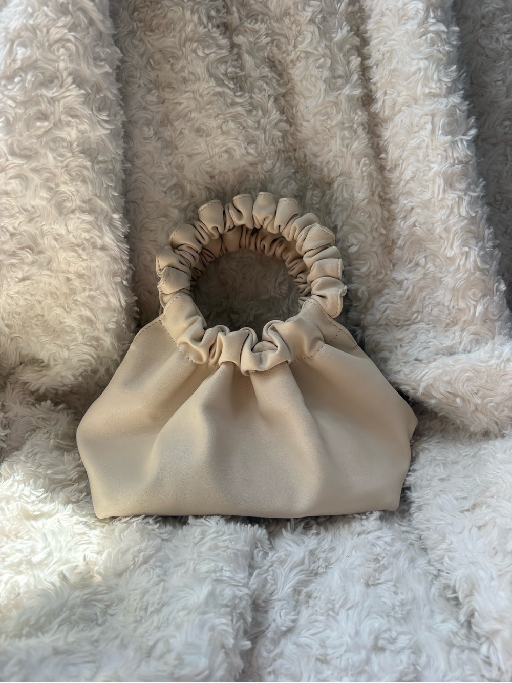 Verafied Mini Bag in Cream